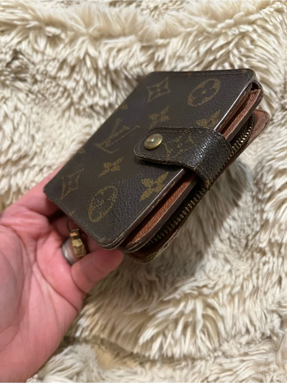 Louis Vuitton used corners